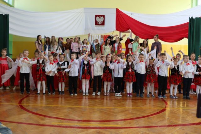 b_1024_768_0_00_images_2022_2023_Wydarzenia_3maja_342697417_9204732006264293_7958218565322577540_n